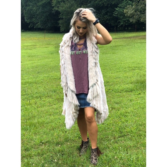 [ BRAND NEW ] Quinn Vest - Picture 2 of 3